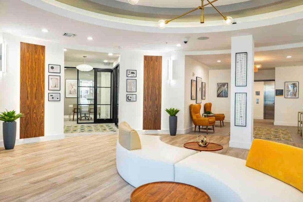 Luxury Apt 3 Mins To Dt Tampa -Pool-Gym-Balcony Exteriör bild