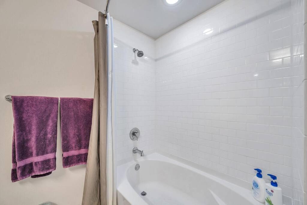 Luxury Apt 3 Mins To Dt Tampa -Pool-Gym-Balcony Exteriör bild