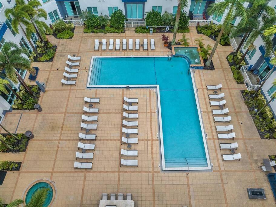 Luxury Apt 3 Mins To Dt Tampa -Pool-Gym-Balcony Exteriör bild